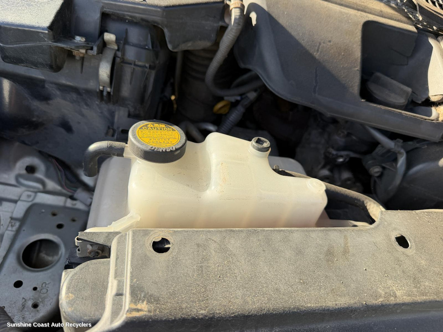 2003-2009 Toyota Prado Overflow Bottle