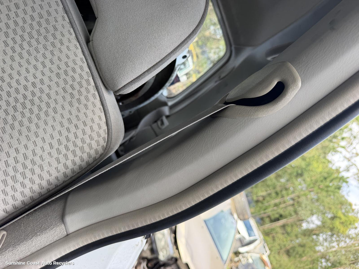 2002-2004 Nissan Patrol Seatbelt Stalk