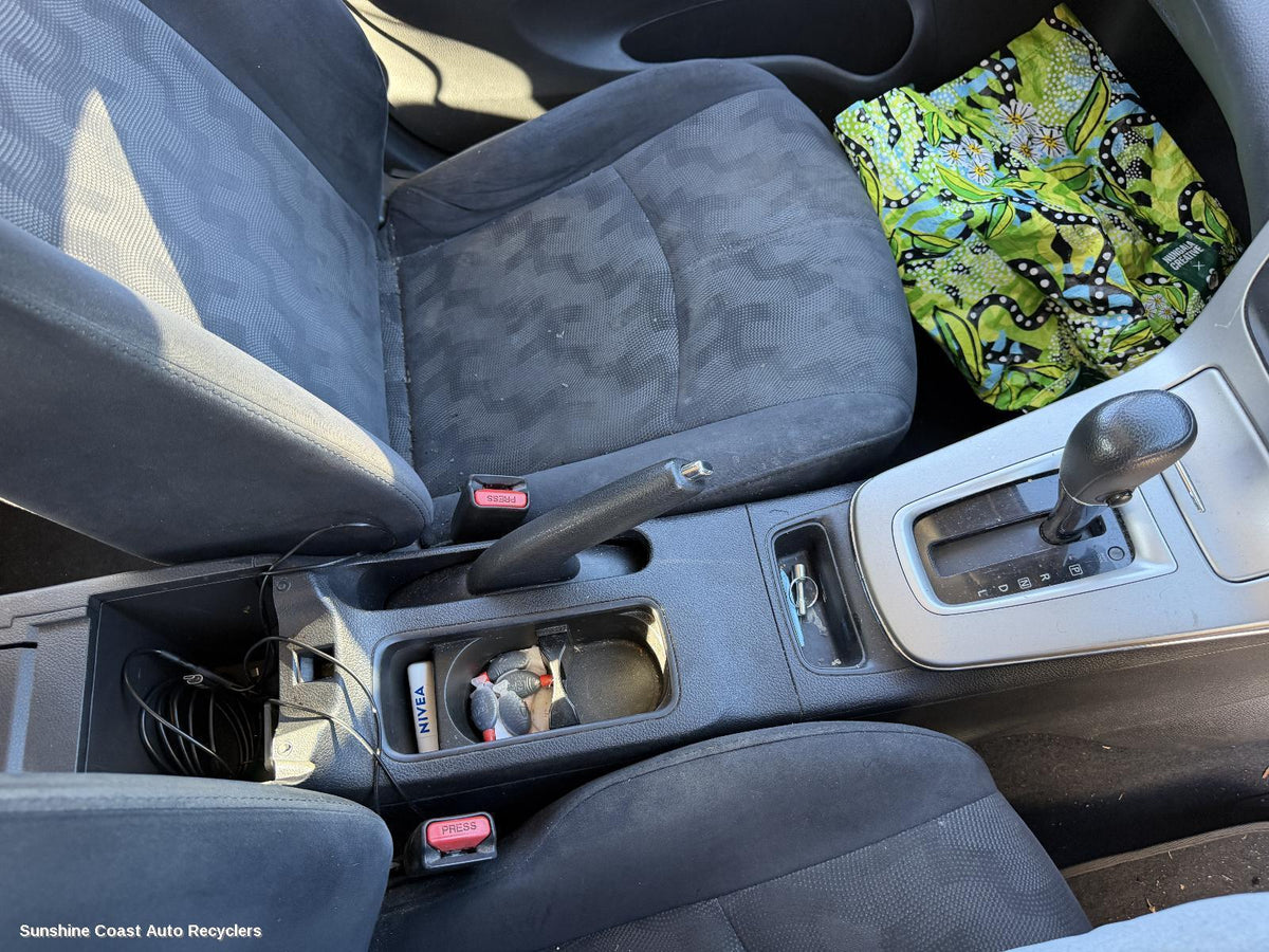 2012-2017 Nissan Pulsar Console