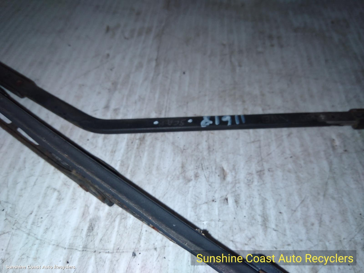 1991-2000 Mitsubishi Pajero Wiper Arm