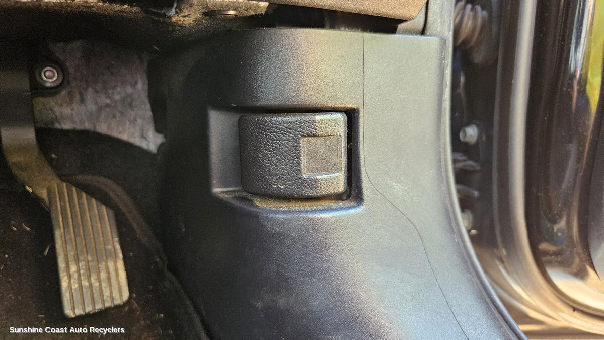 2007-2015 Mitsubishi Lancer Bonnet Release