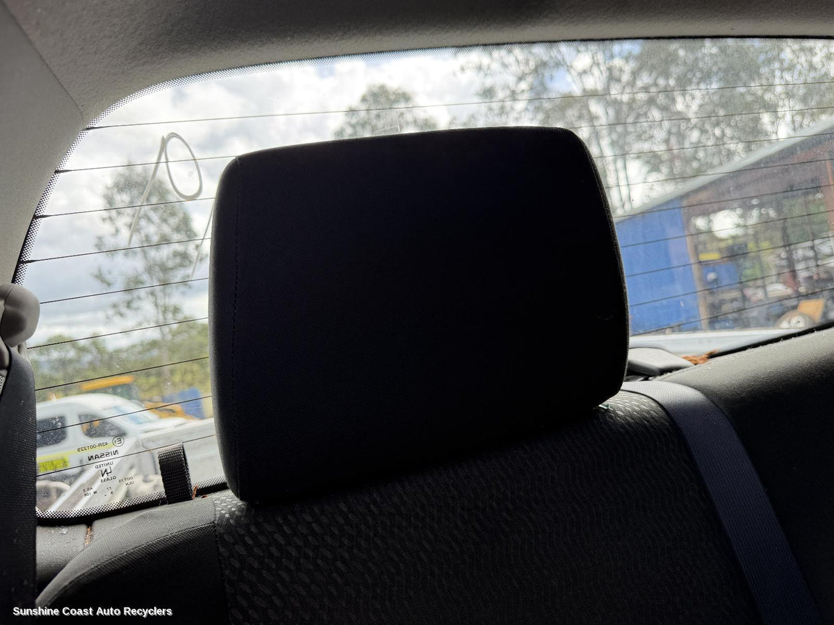 2005-2015 Nissan Navara Headrest