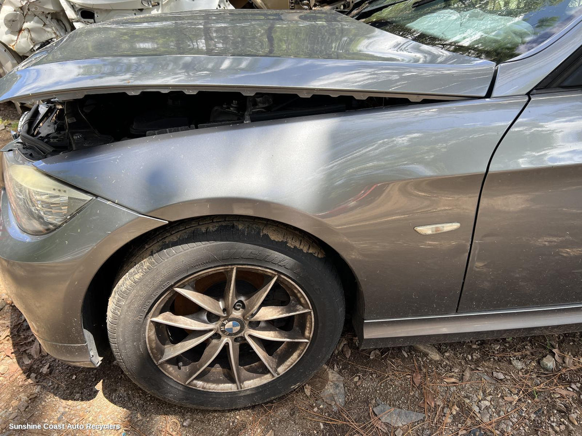 2005-2012 Bmw 3 Series Left Guard