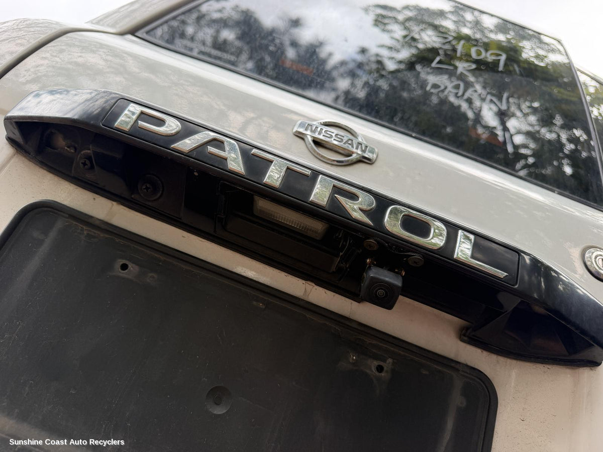 1997-2017 Nissan Patrol Number Plate Lamp