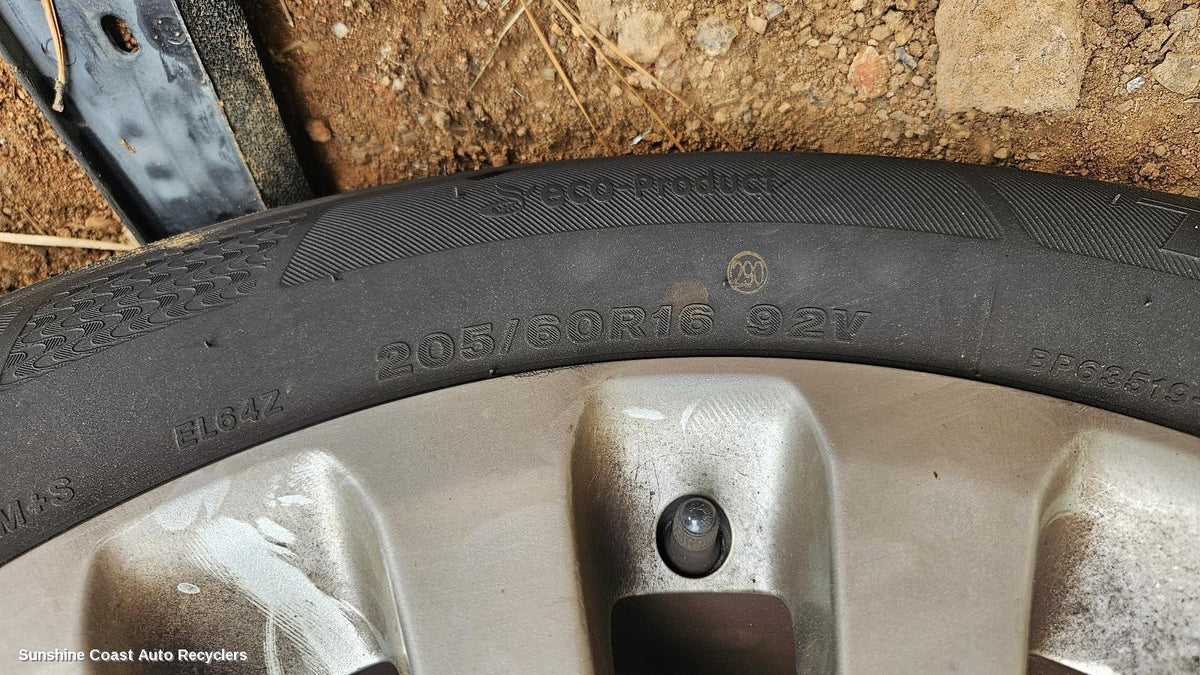 2009-2014 Subaru Liberty Tyre