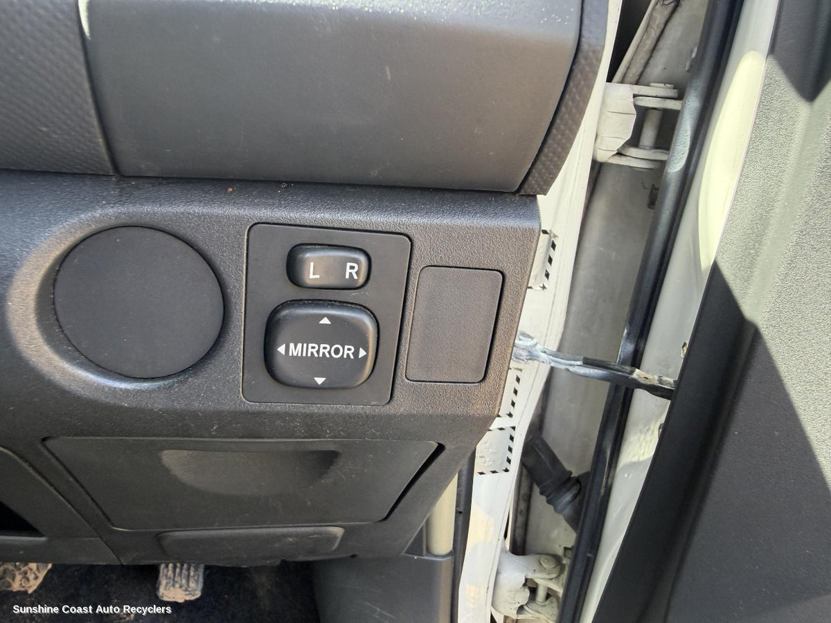 2005-2016 Toyota Yaris Misc Switch Relay