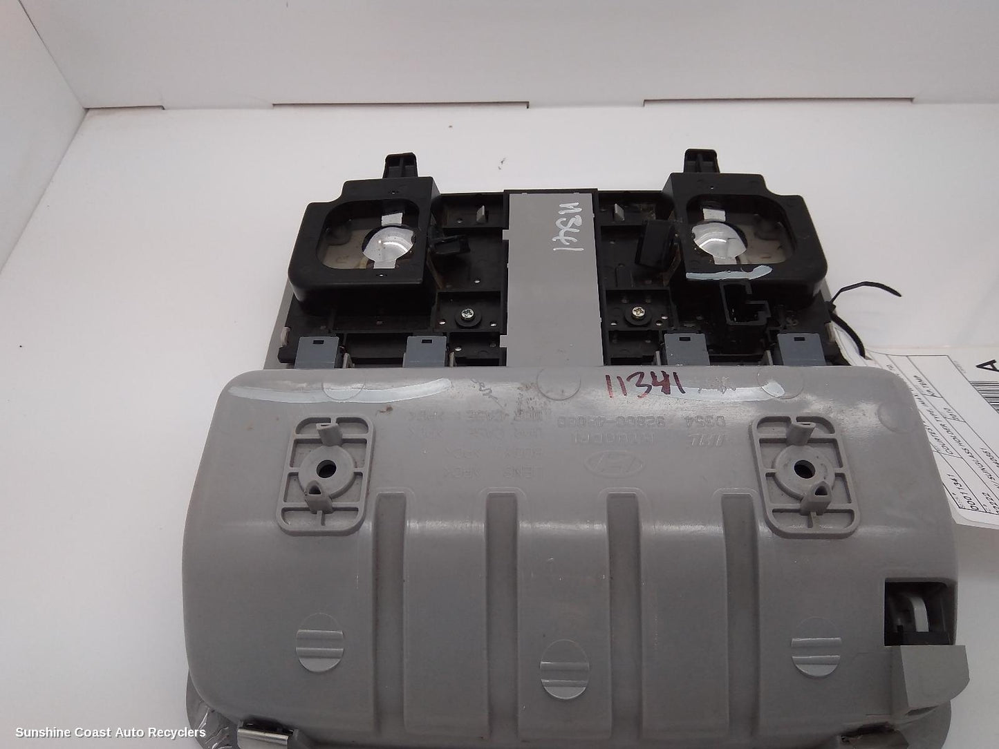 2010 Hyundai Iload/imax Courtesy Light