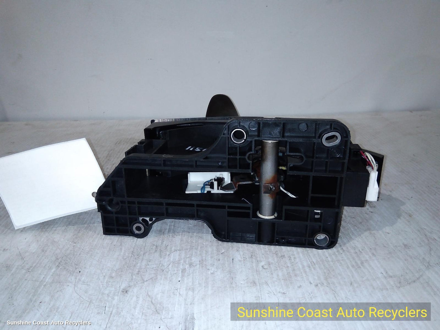 1999-2005 Nissan Pathfinder Gear Stick Shifter