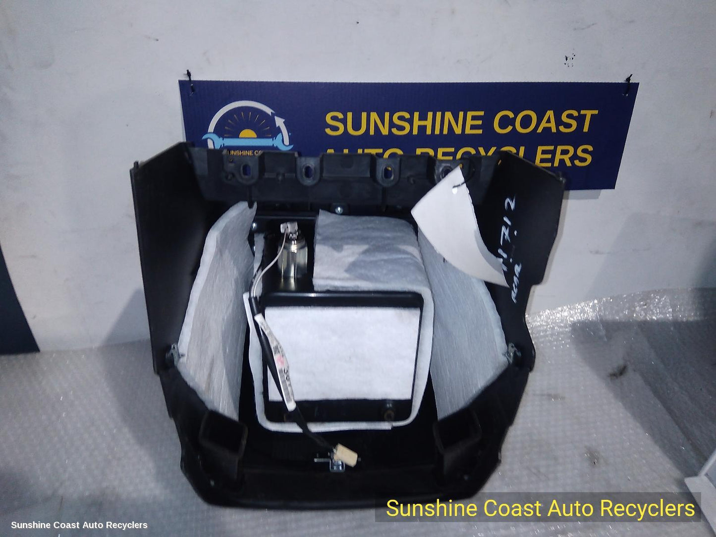 2006-2014 Mitsubishi Pajero Console