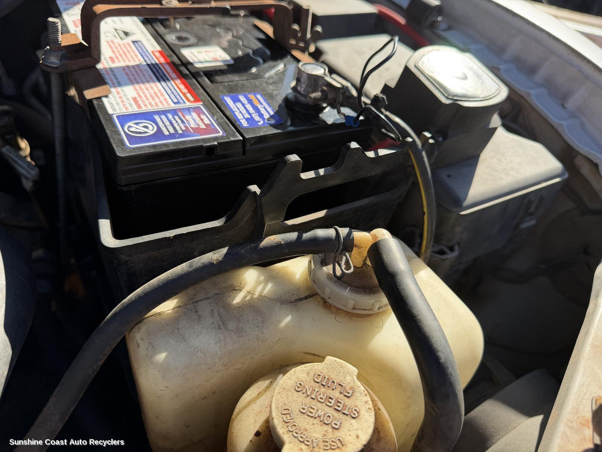 2000-2006 Mitsubishi Pajero Overflow Bottle