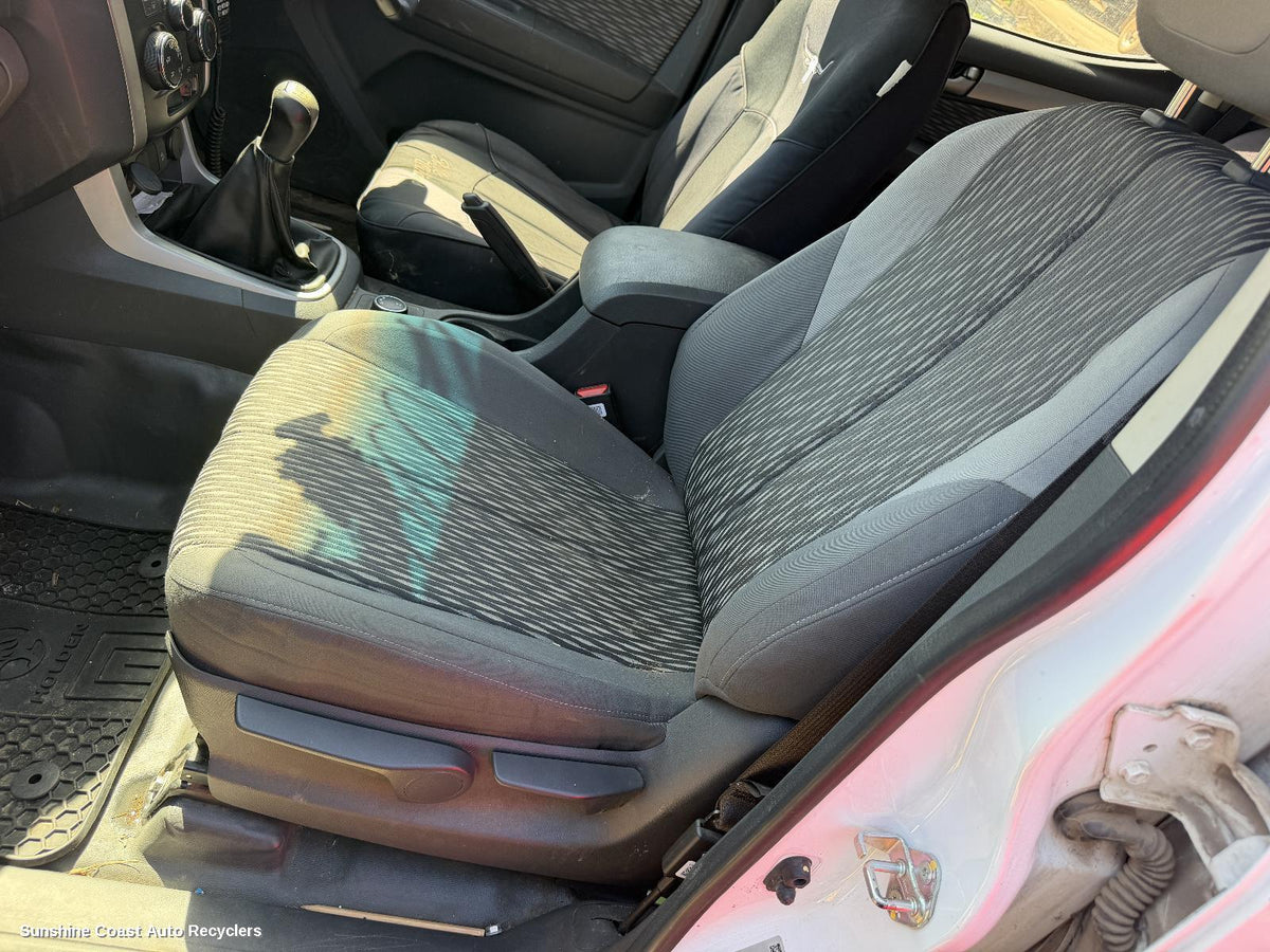 2013-2016 Holden Colorado Front Seat