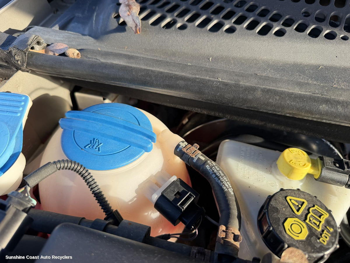 2010-2022 Volkswagen Amarok Overflow Bottle