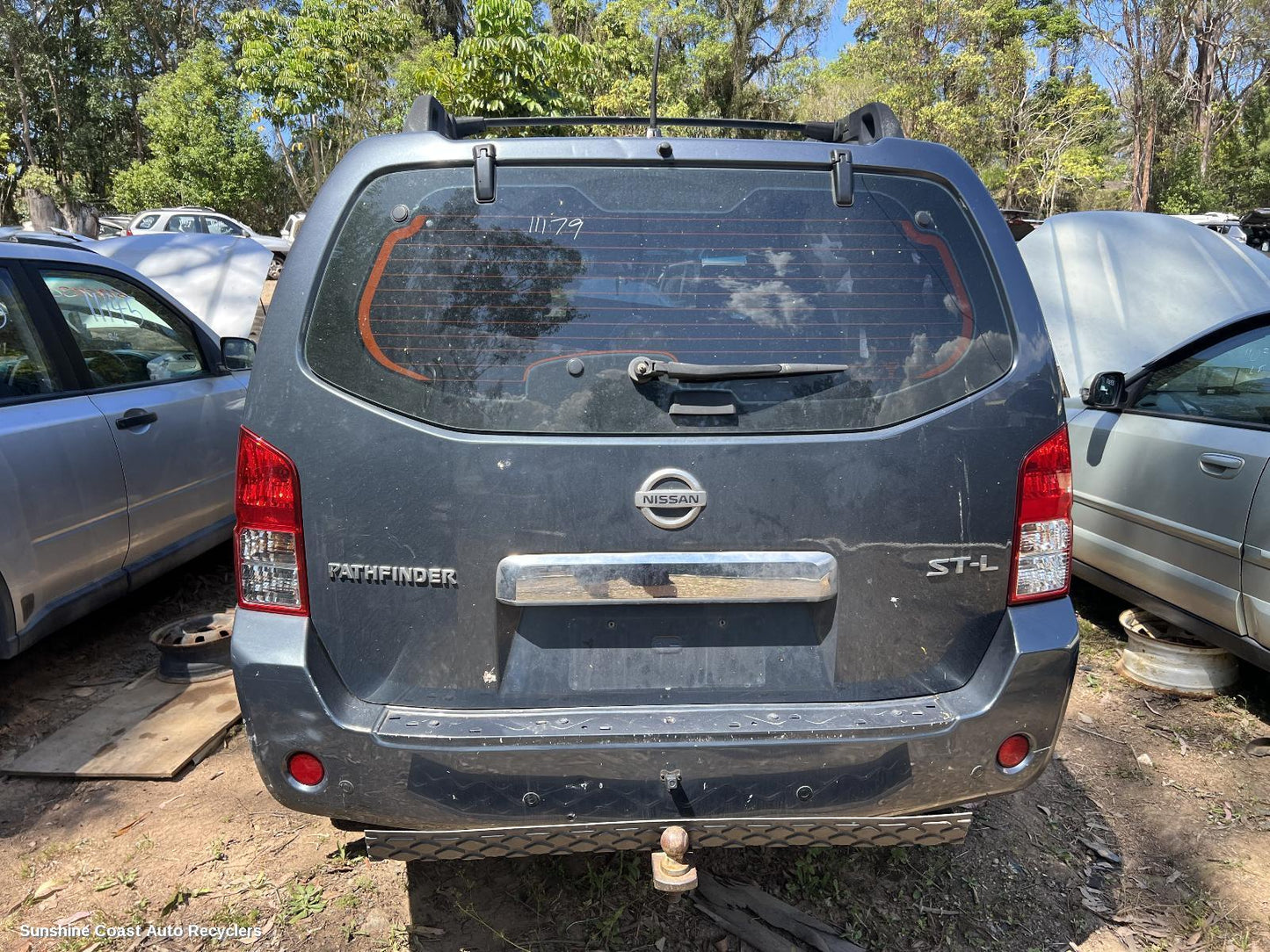 2006 Nissan Pathfinder Rear Garnish
