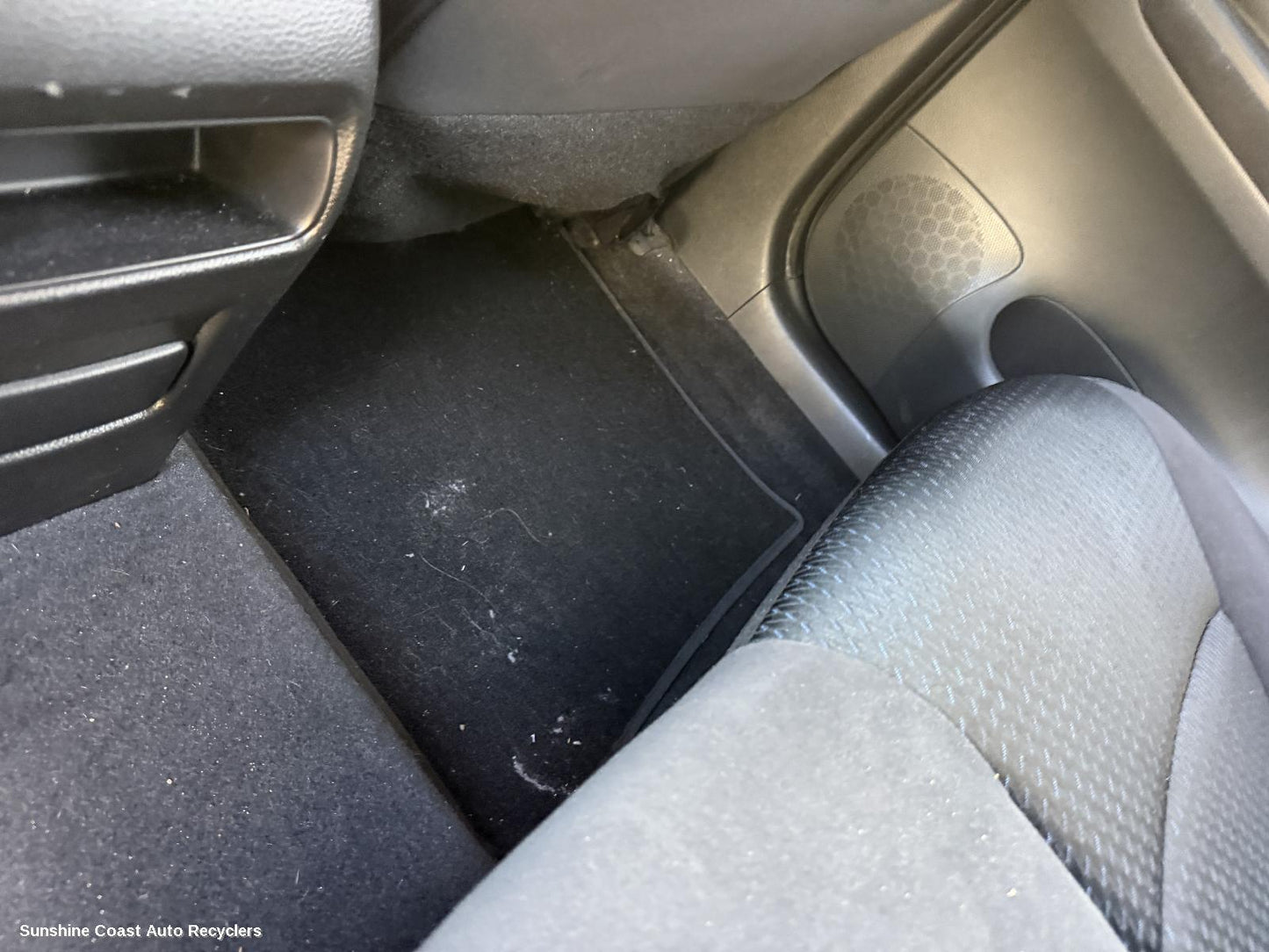 2013-2016 Nissan Pulsar Floor Mats