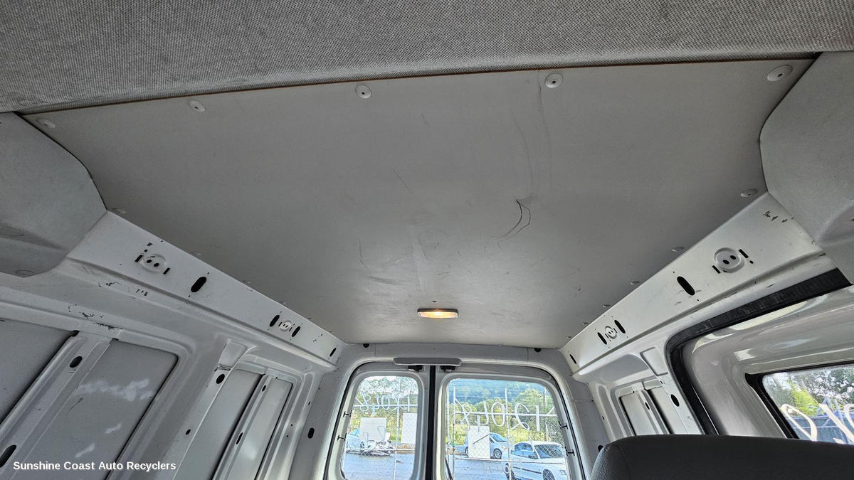 2005-2010 Volkswagen Caddy Hoodlining