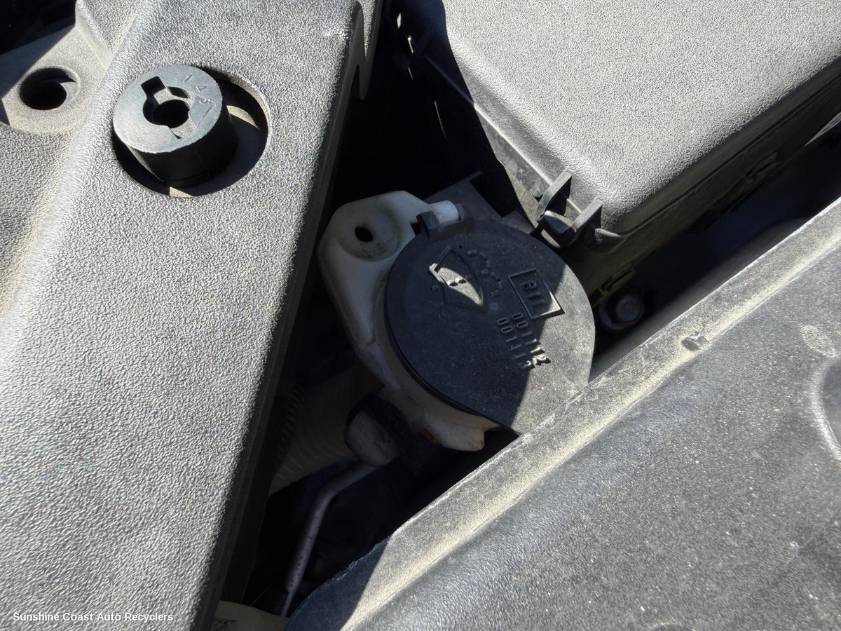 2005-2008 Toyota Rav4 Washer Bottle