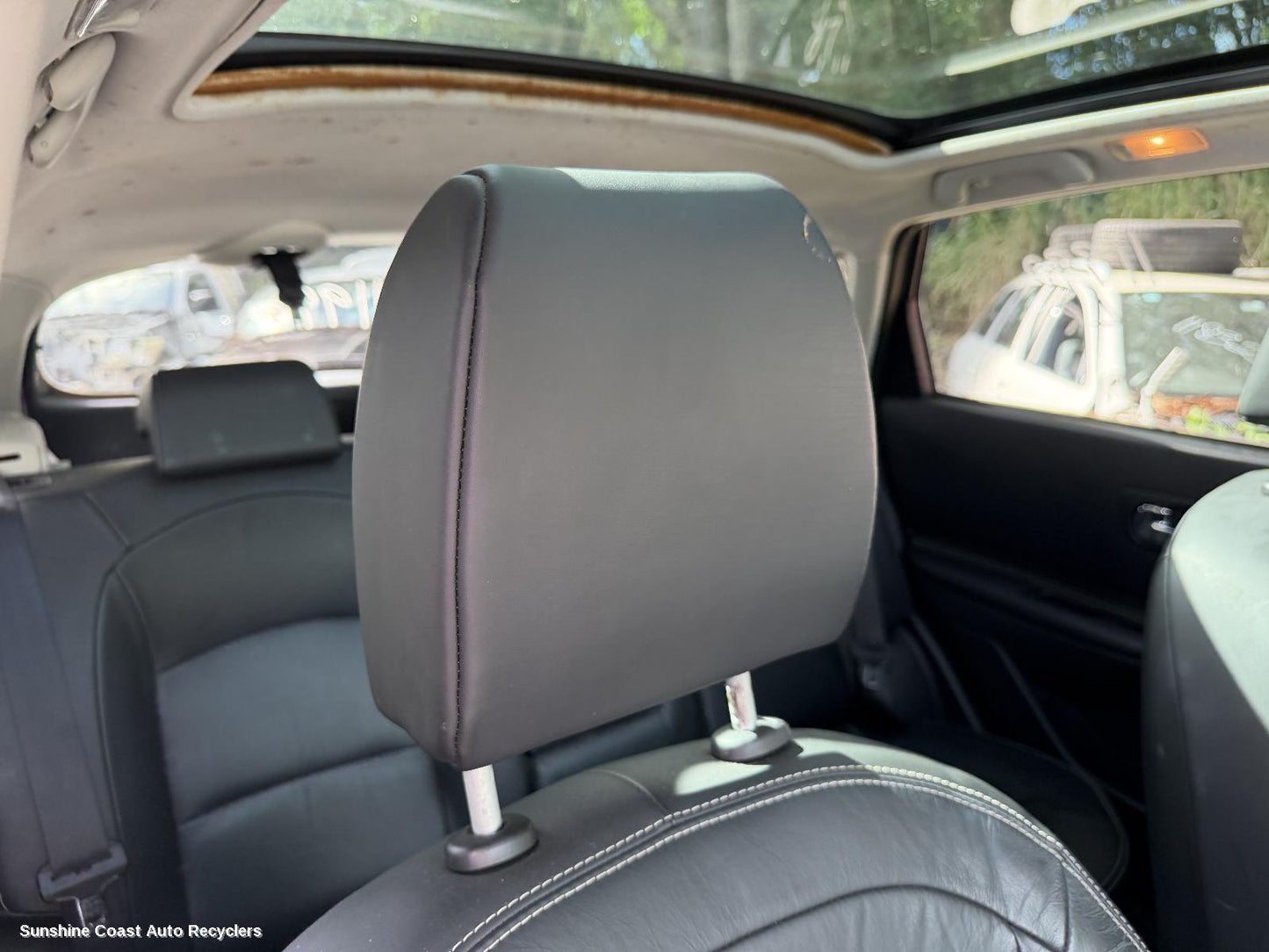 2007-2014 Nissan Dualis Headrest
