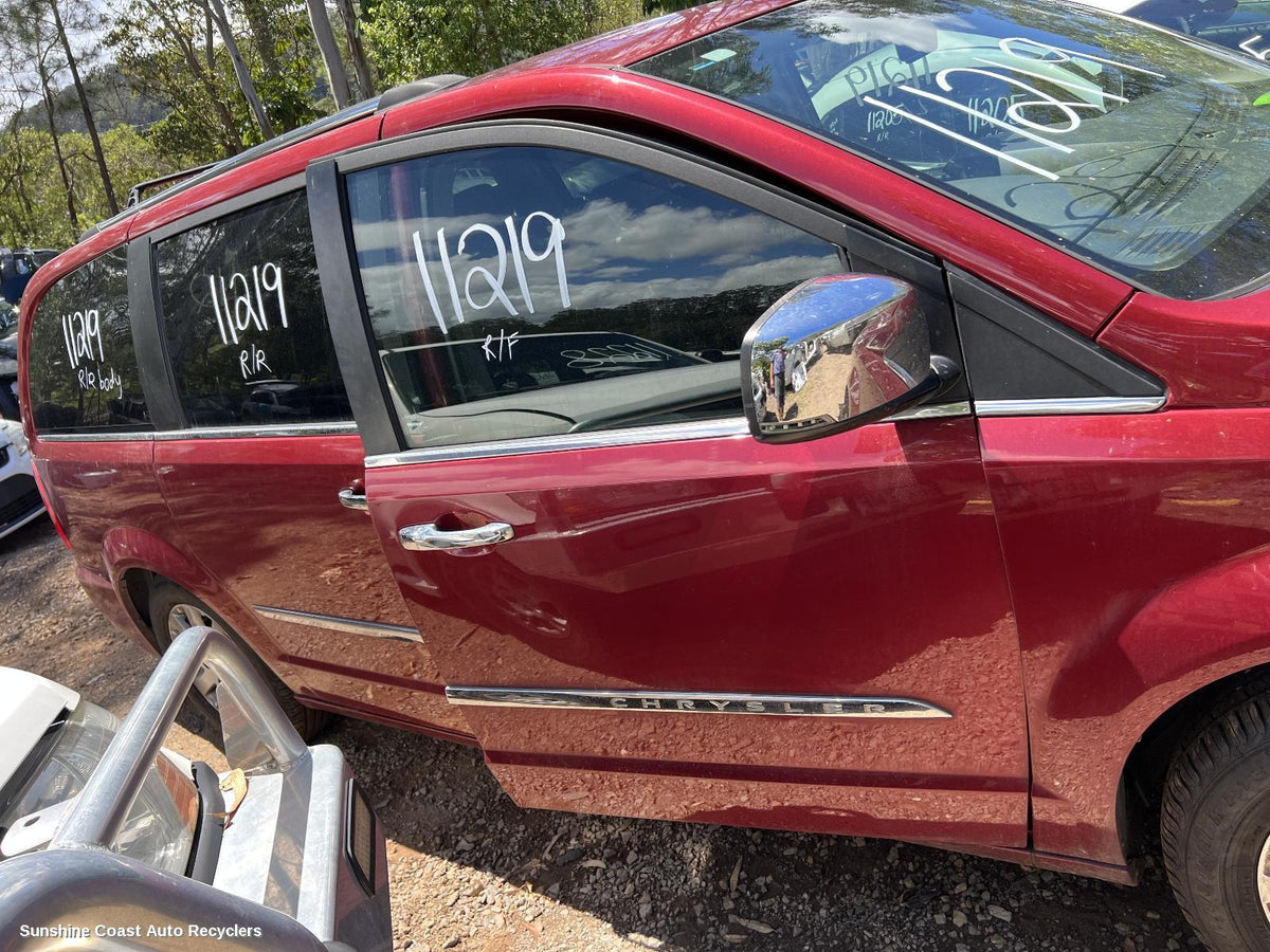 2011-2014 Chrysler Voyager Right Front Door