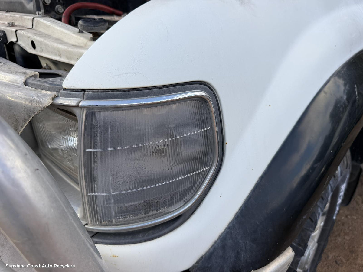 1992-1994 Toyota Landcruiser Left Indicator Fog Side