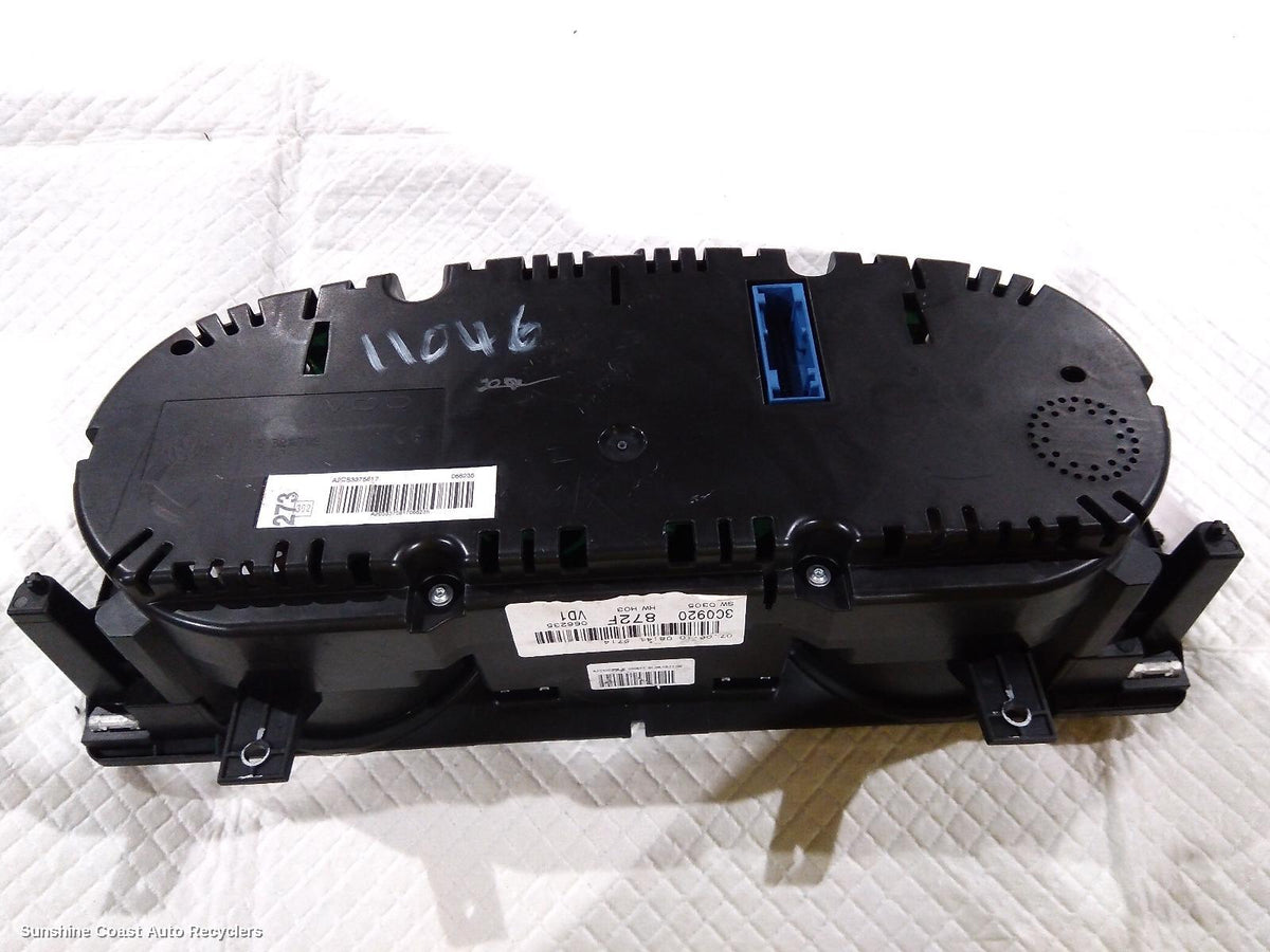2010-2015 Volkswagen Passat Instrument Cluster