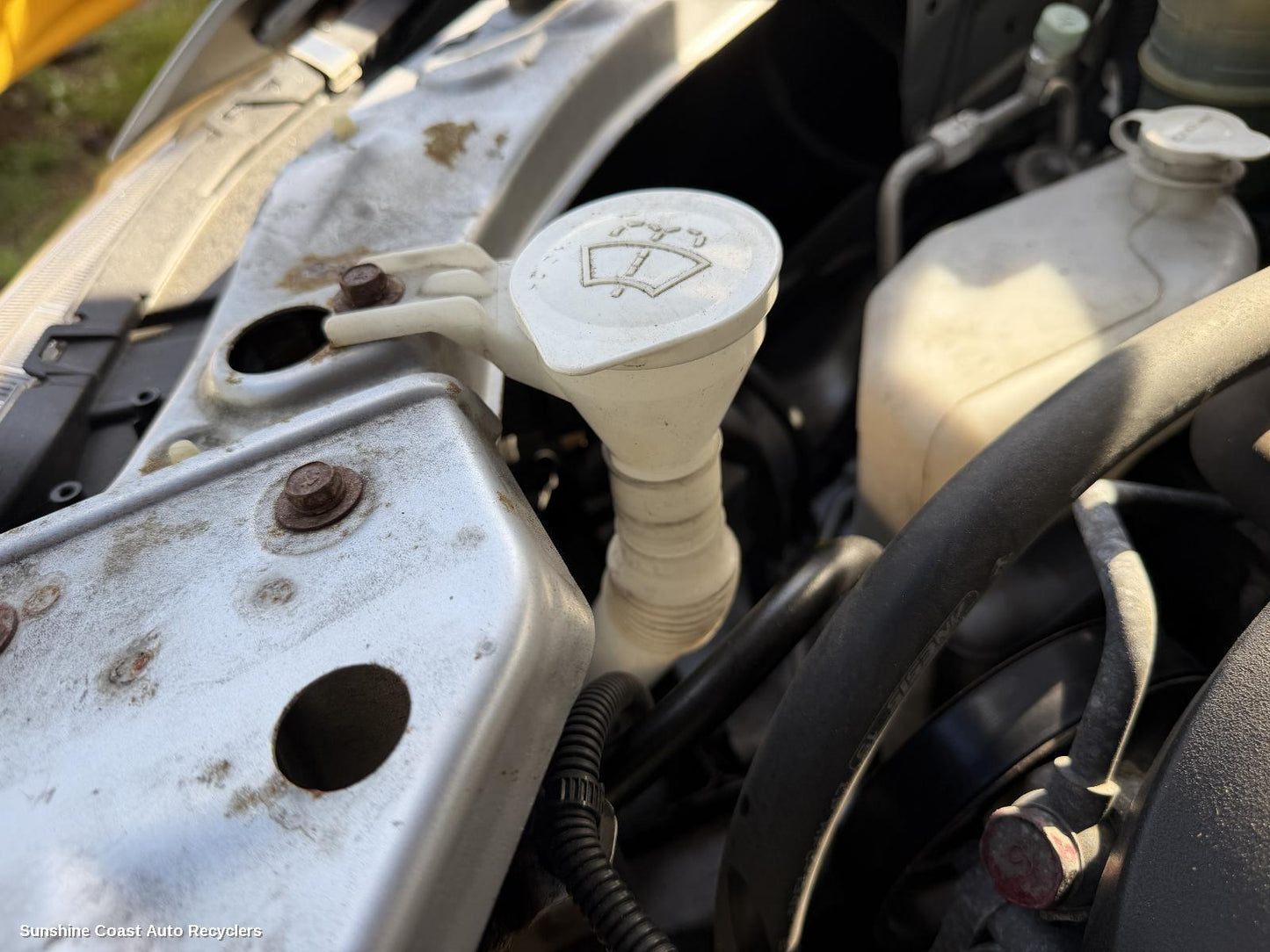 2006-2012 Mitsubishi Outlander Washer Bottle