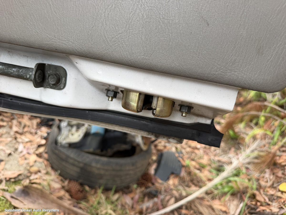1997-2001 Nissan Patrol Door Boot Gate Lock