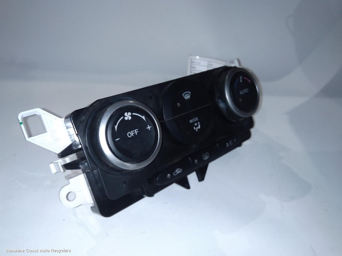 2009-2012 Mazda Cx7 Heater Ac Controls
