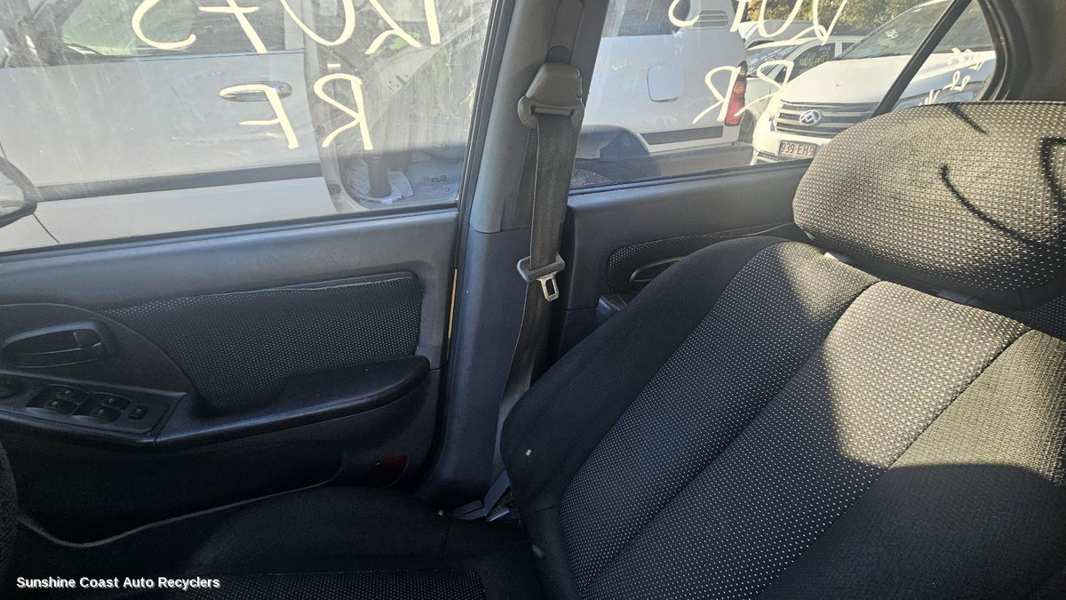 2000-2003 Hyundai Elantra Seatbelt Stalk