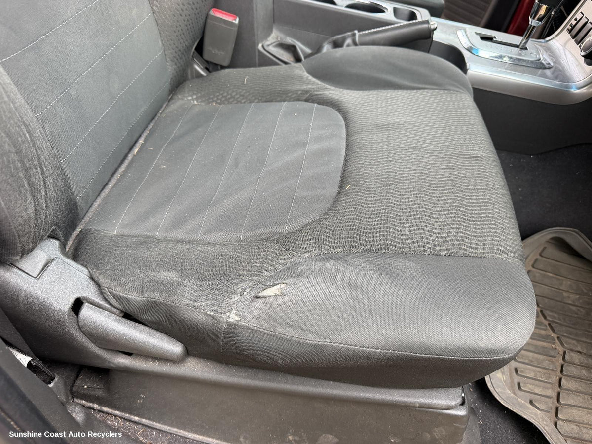 2012-2015 Nissan Navara Front Seat