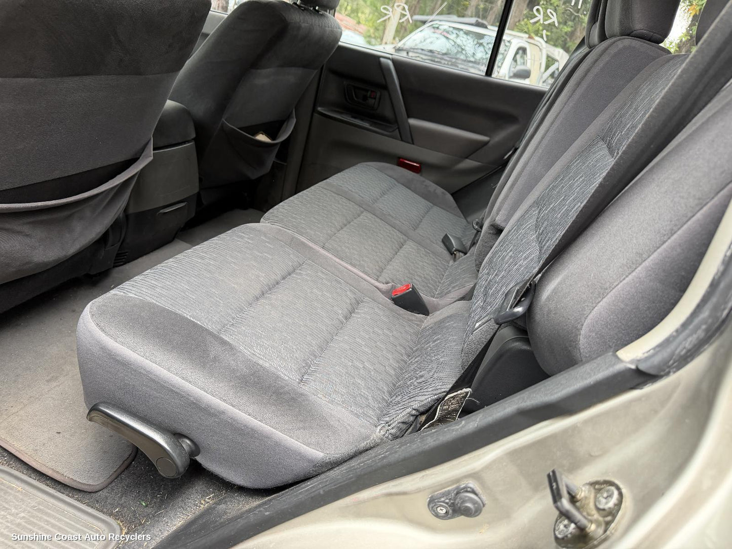 2002-2006 Mitsubishi Pajero 2nd Seat Rear Seat