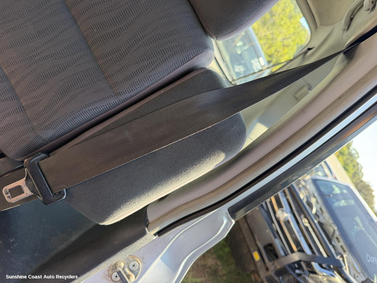 2002-2006 Mitsubishi Pajero Seatbelt Stalk
