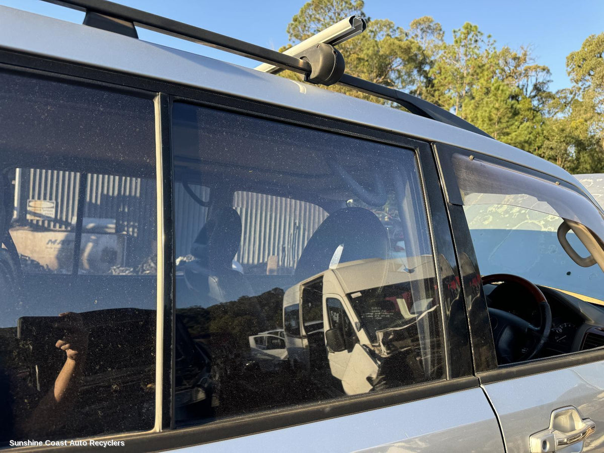 2000-2006 Mitsubishi Pajero Right Rear Door Window