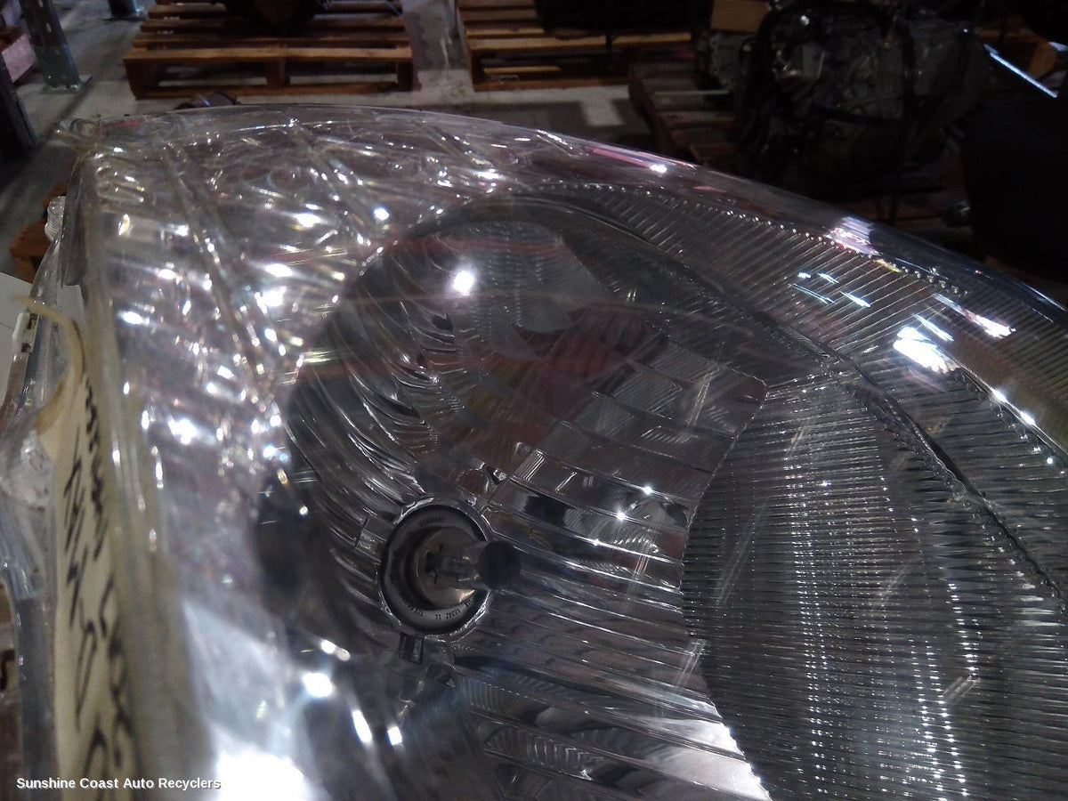 2012-2016 Isuzu Dmax Left Headlamp