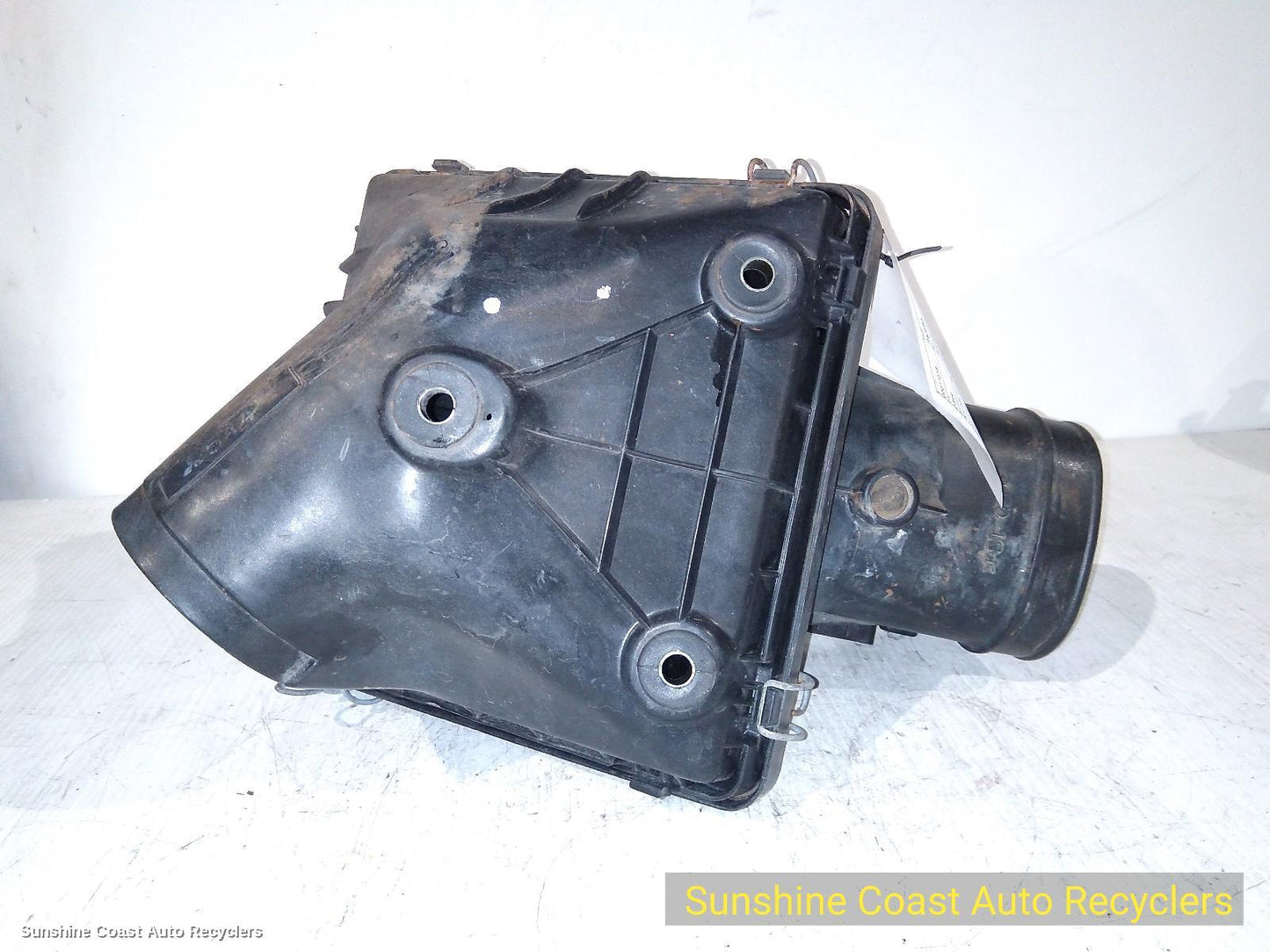 1993 Mitsubishi Pajero Air Cleaner Box