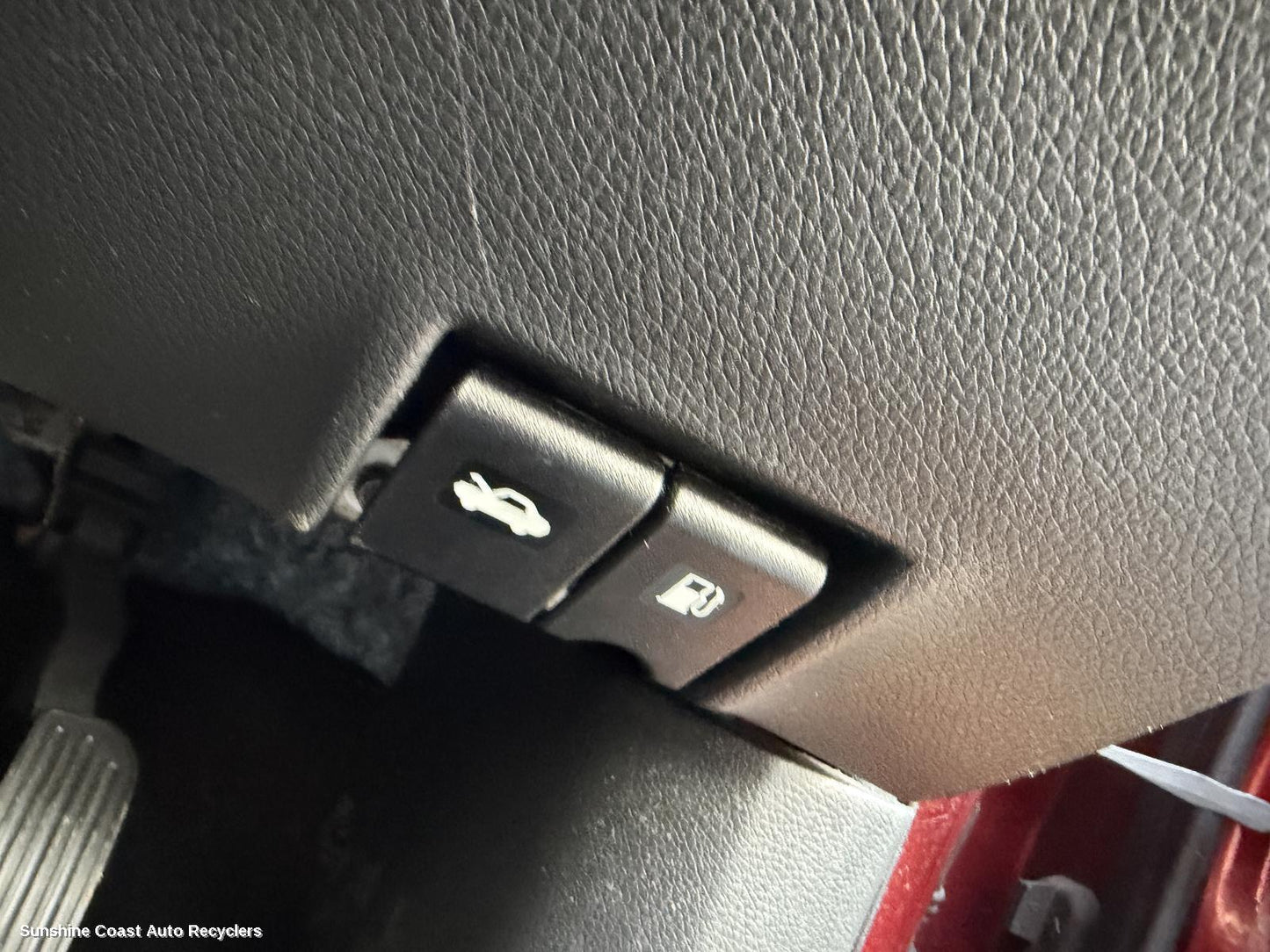 2013-2016 Nissan Pulsar Bonnet Release