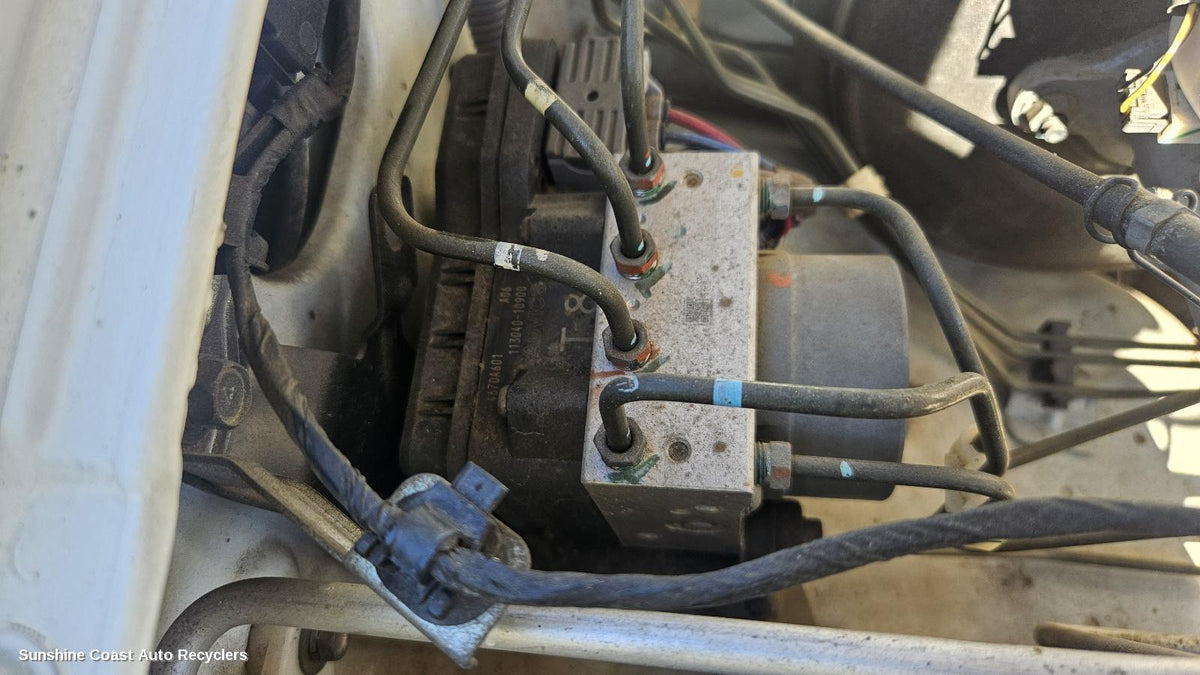2009-2015 Mitsubishi Triton Abs Pump Modulator