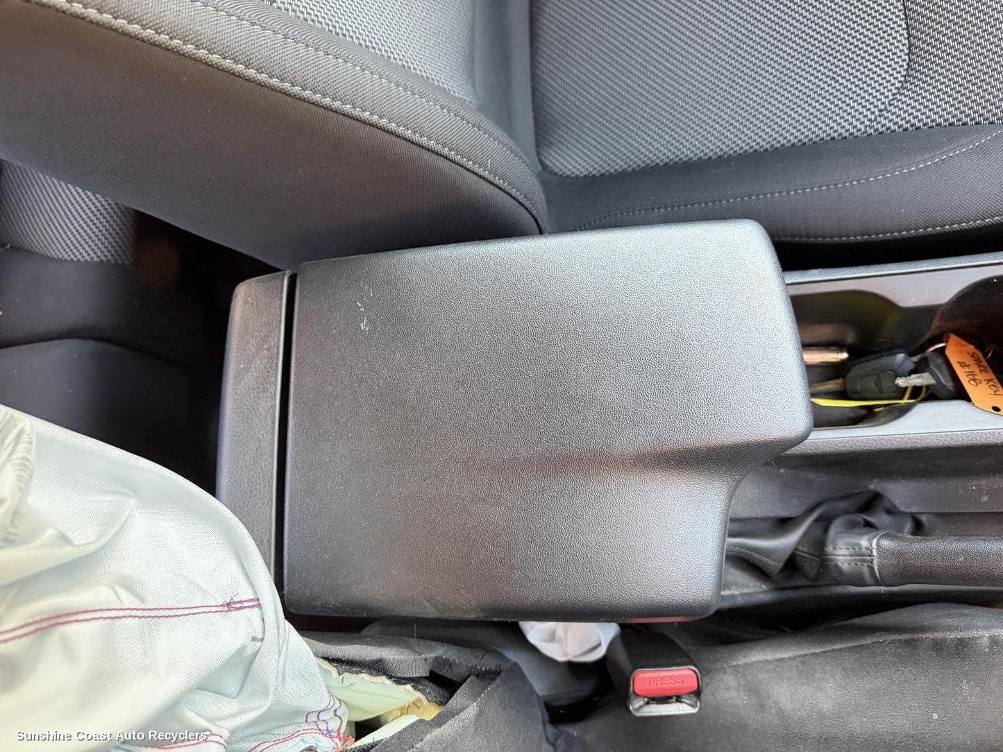 2020-2026 Mazda Bt50 Console