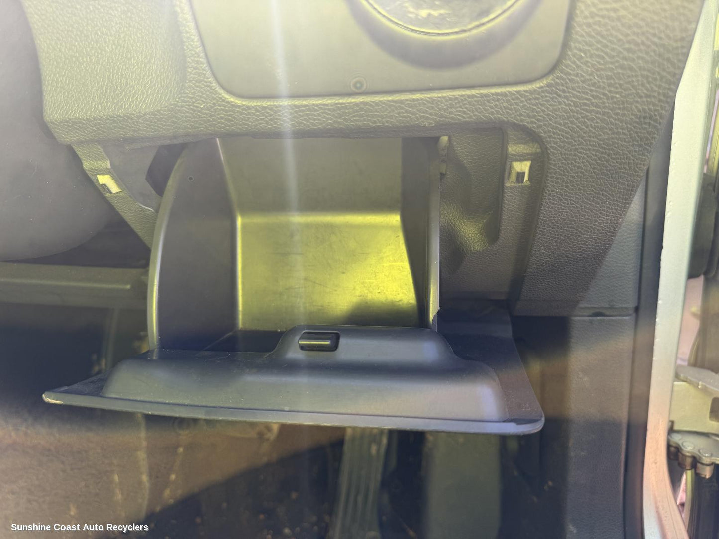 2004-2009 Volkswagen Golf Glove Box