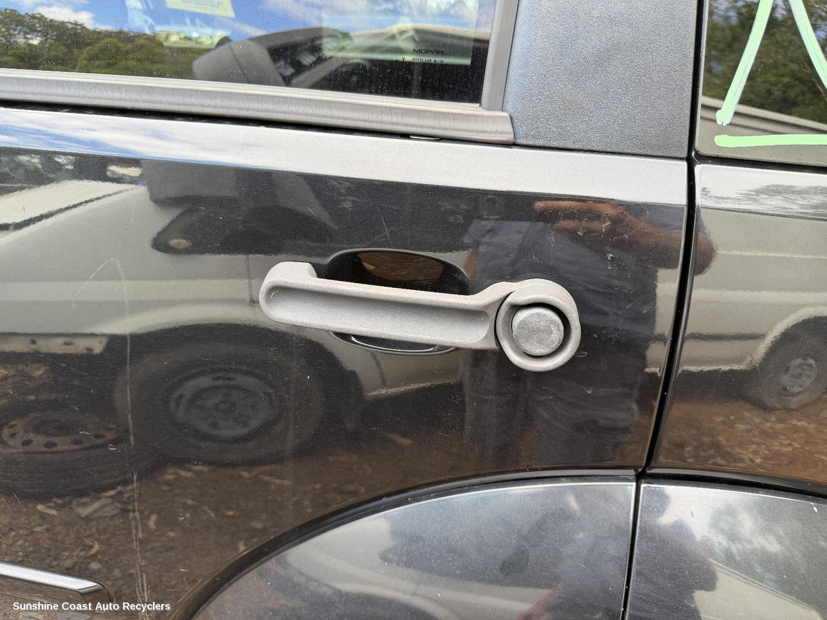 2007-2011 Dodge Nitro Door Handle