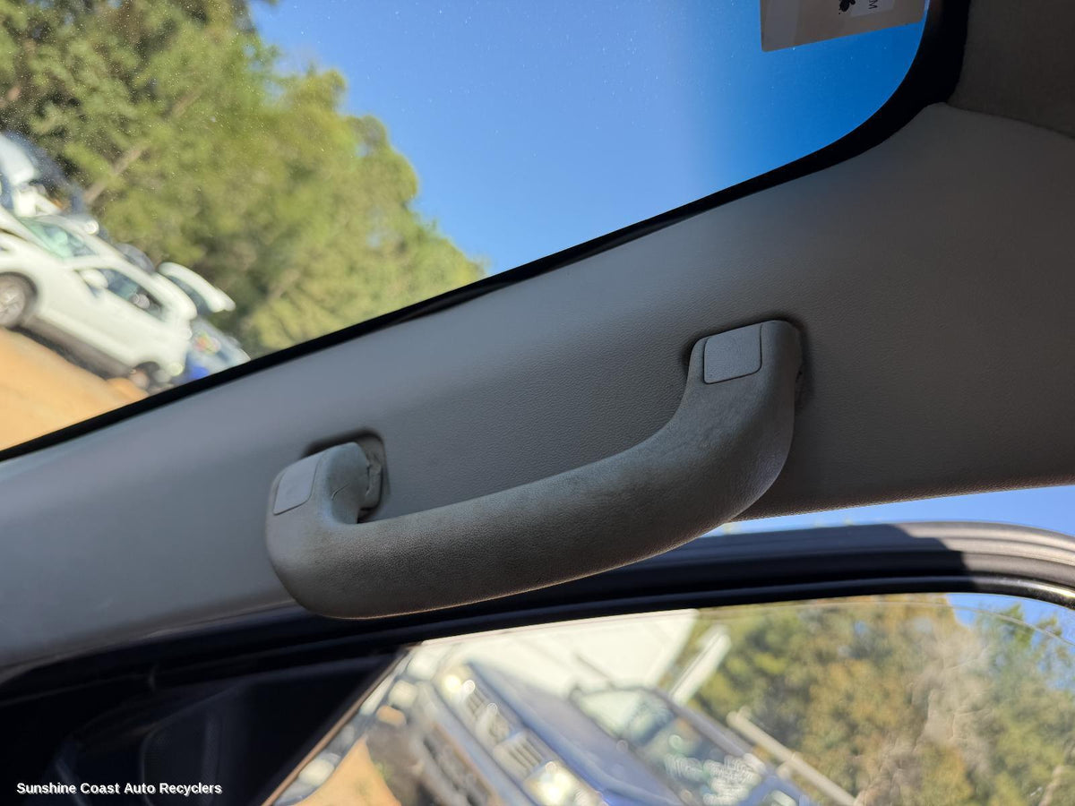 2000-2006 Mitsubishi Pajero Grab Handle