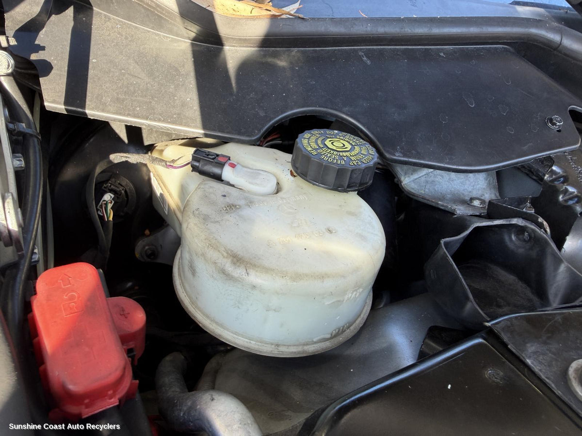 2006-2010 Mercedes R Class Master Cylinder