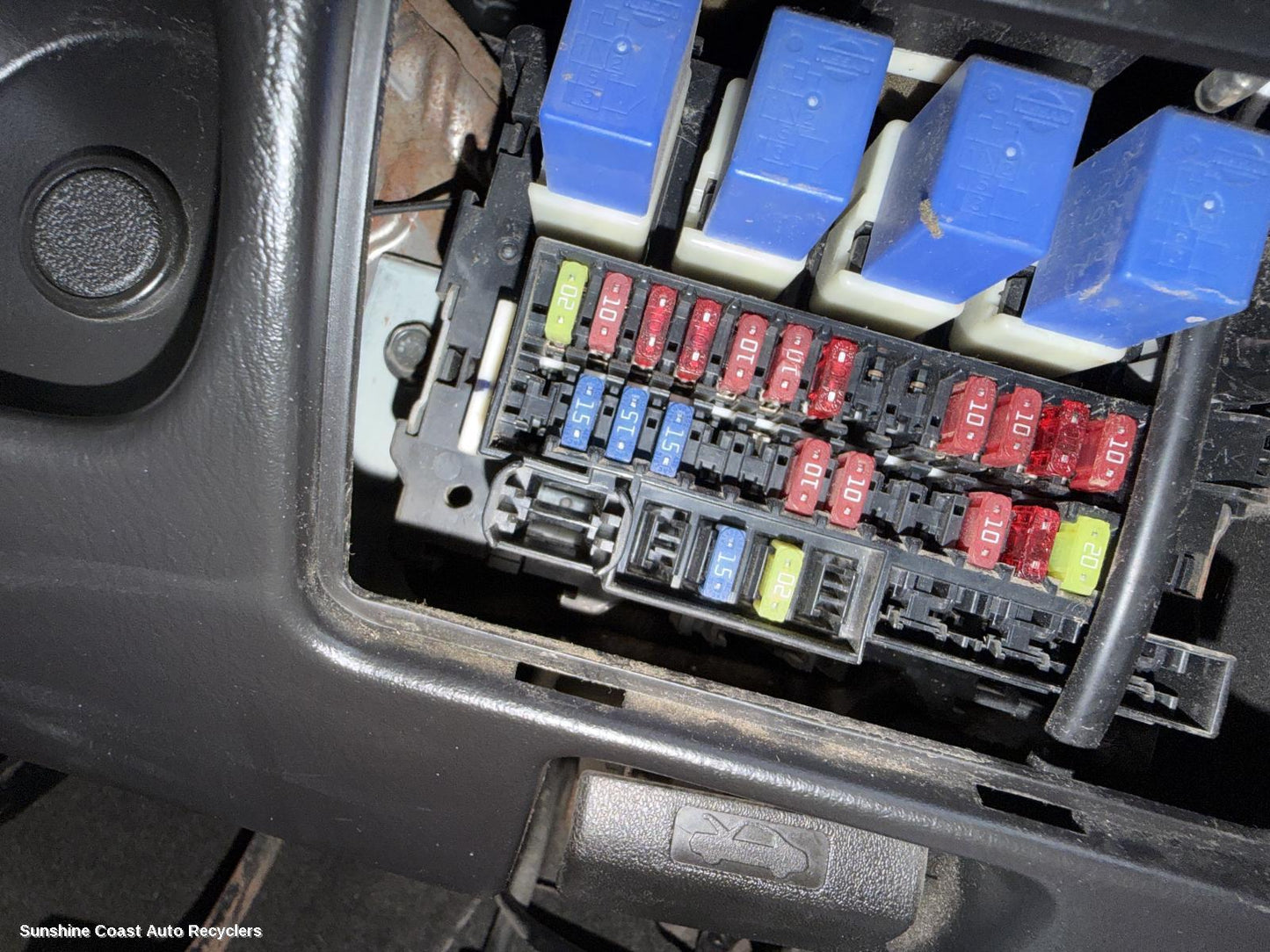 1997-2015 Nissan Navara Fuse Box