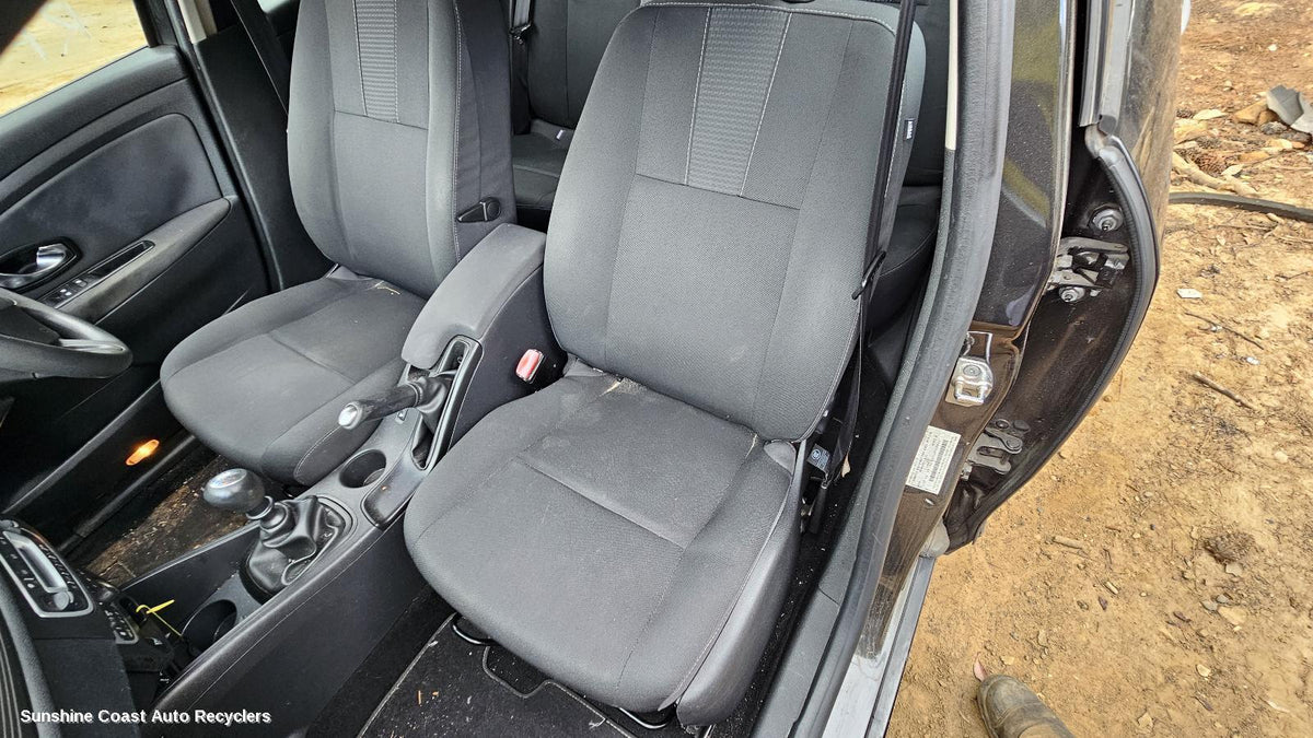 2010-2016 Renault Megane Front Seat