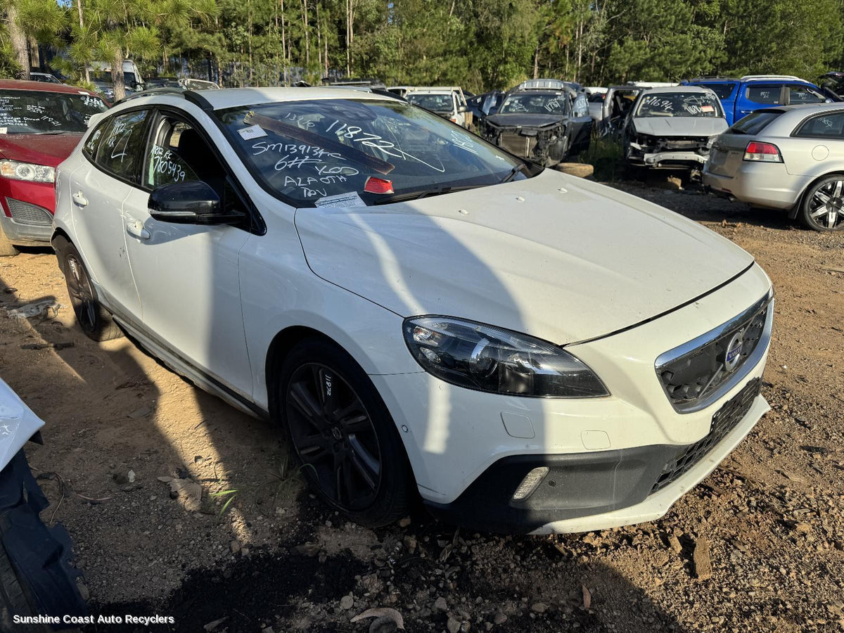 2013-2019 Volvo S40 Right Guard