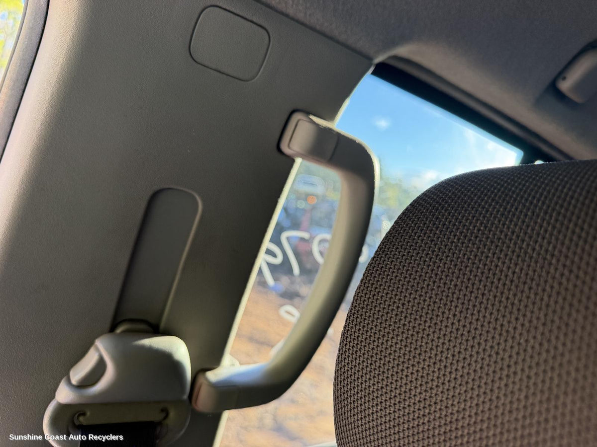 2005-2015 Nissan Navara Grab Handle