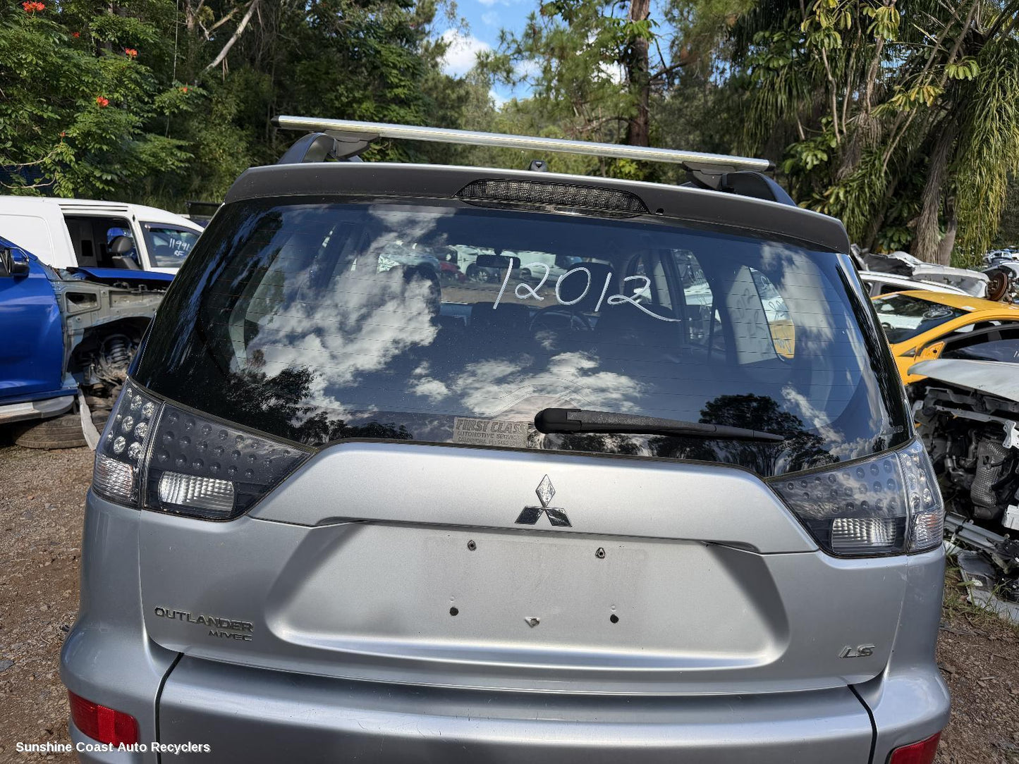 2009-2012 Mitsubishi Outlander High Level Stoplight