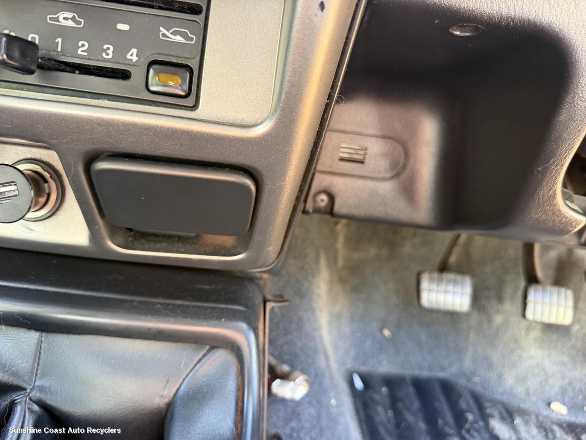 2001-2015 Nissan Navara Ashtray