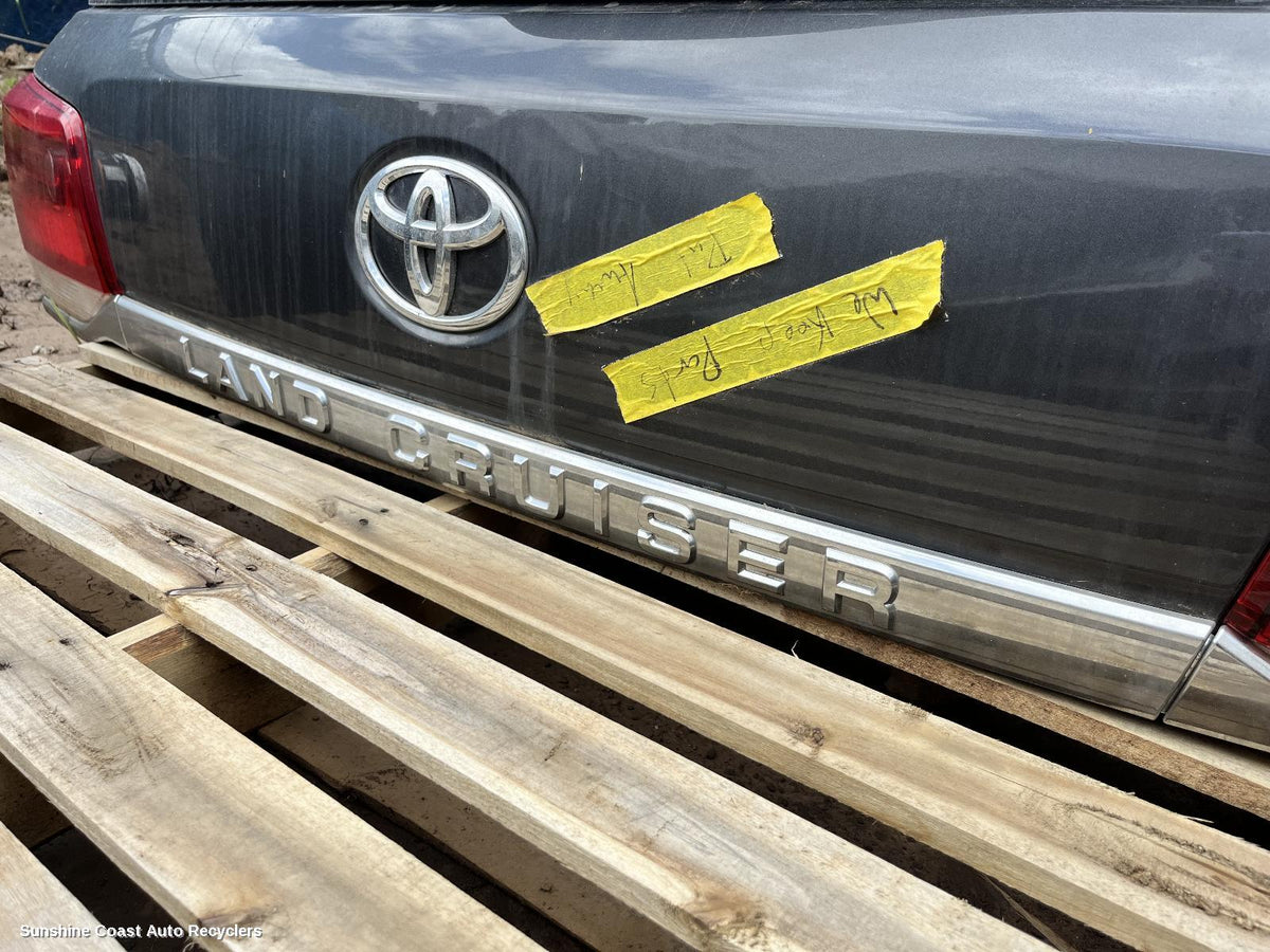 2015-2021 Toyota Landcruiser Rear Garnish