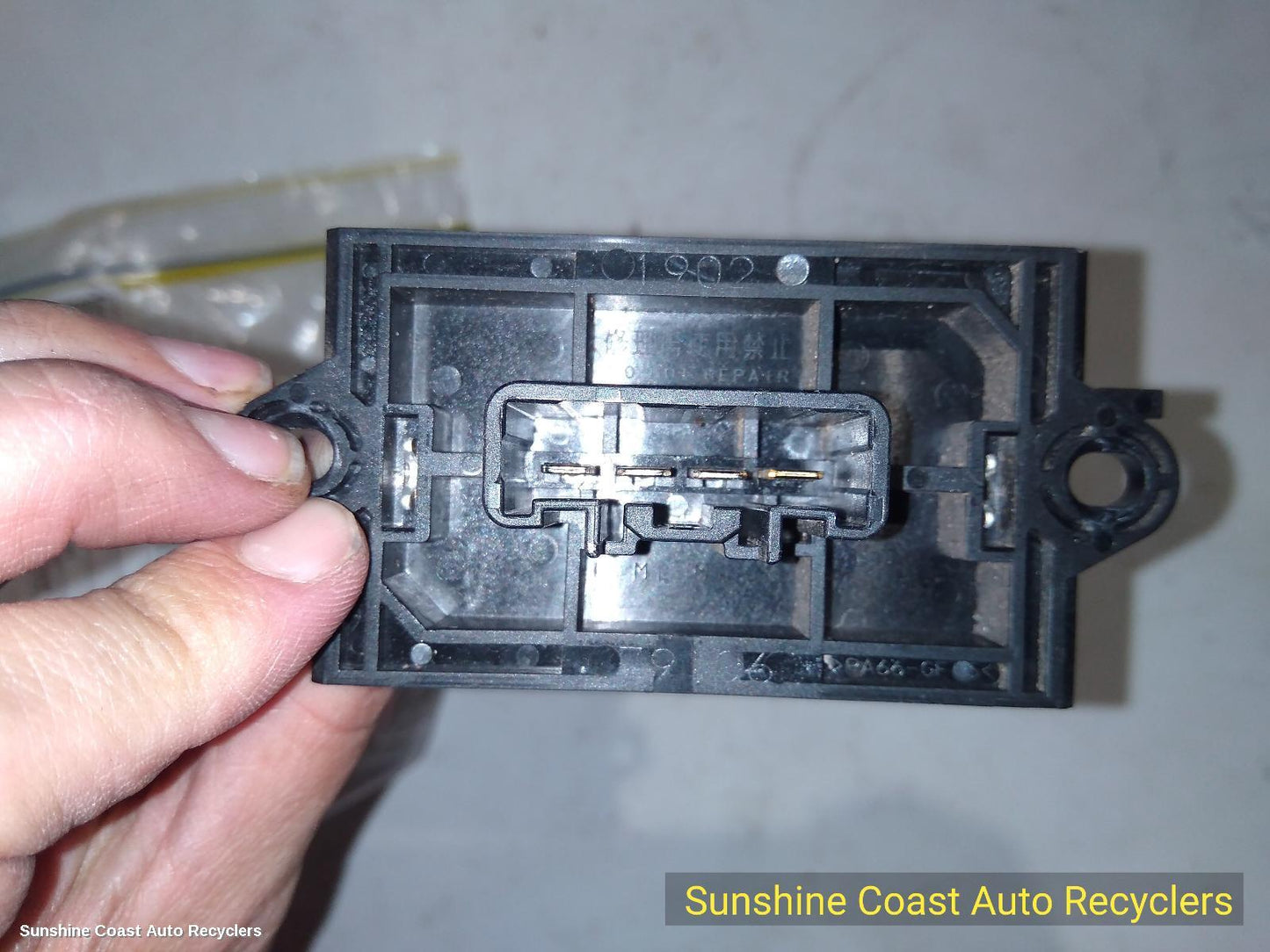 2006-2009 Mitsubishi Triton Fan Speed Resistor