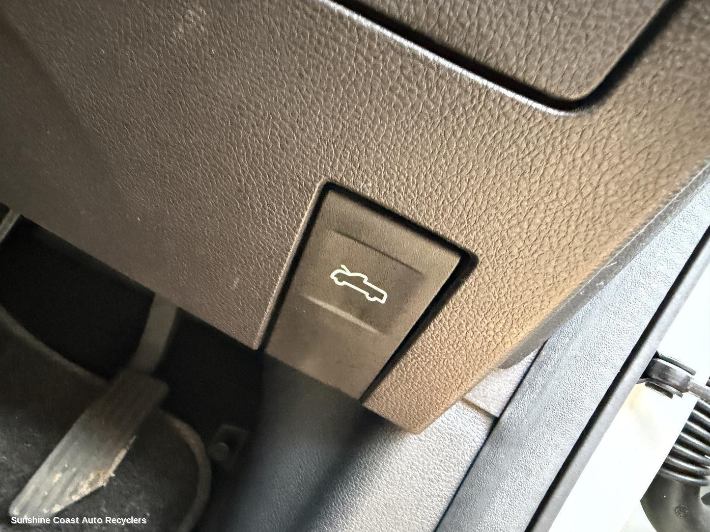 2017-2026 Ldv T60 Bonnet Release